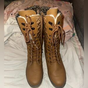 Women’s polar boots